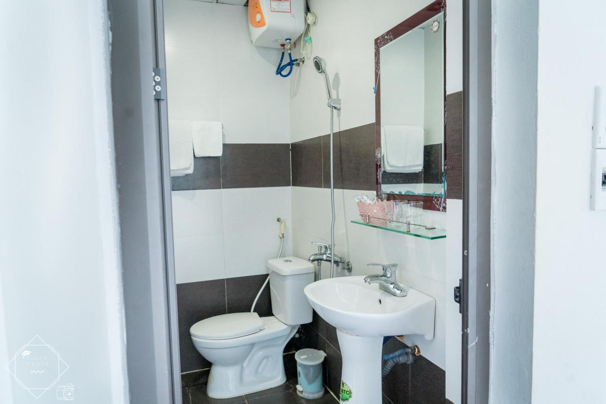 Brother Friendly - Gia Cat Long Hotel Dong Khe Sau Exterior photo